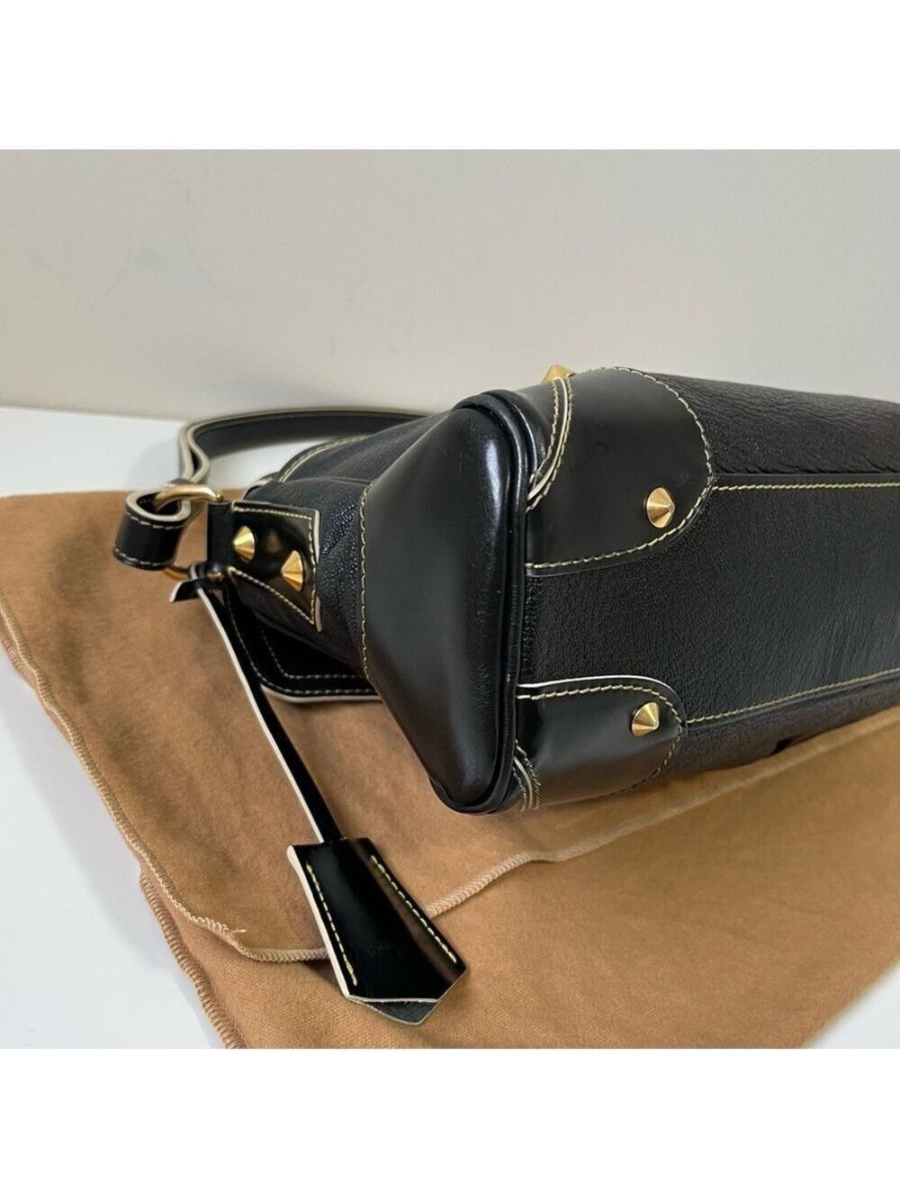 Authentic Louis Vuitton Suhali L’Essentiel PM Bag - Picture 10 of 16